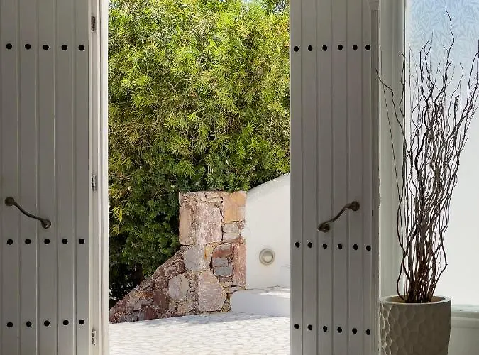 Aspalathras White Hotel 4*