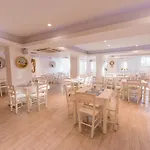 Aspalathras White Hotel
