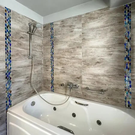 Aspalathras White 4* Folégandros