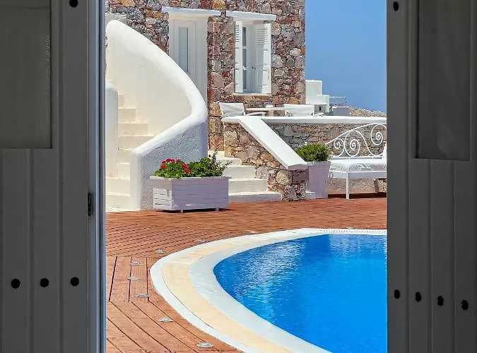 Aspalathras White 4* Folegandros Town